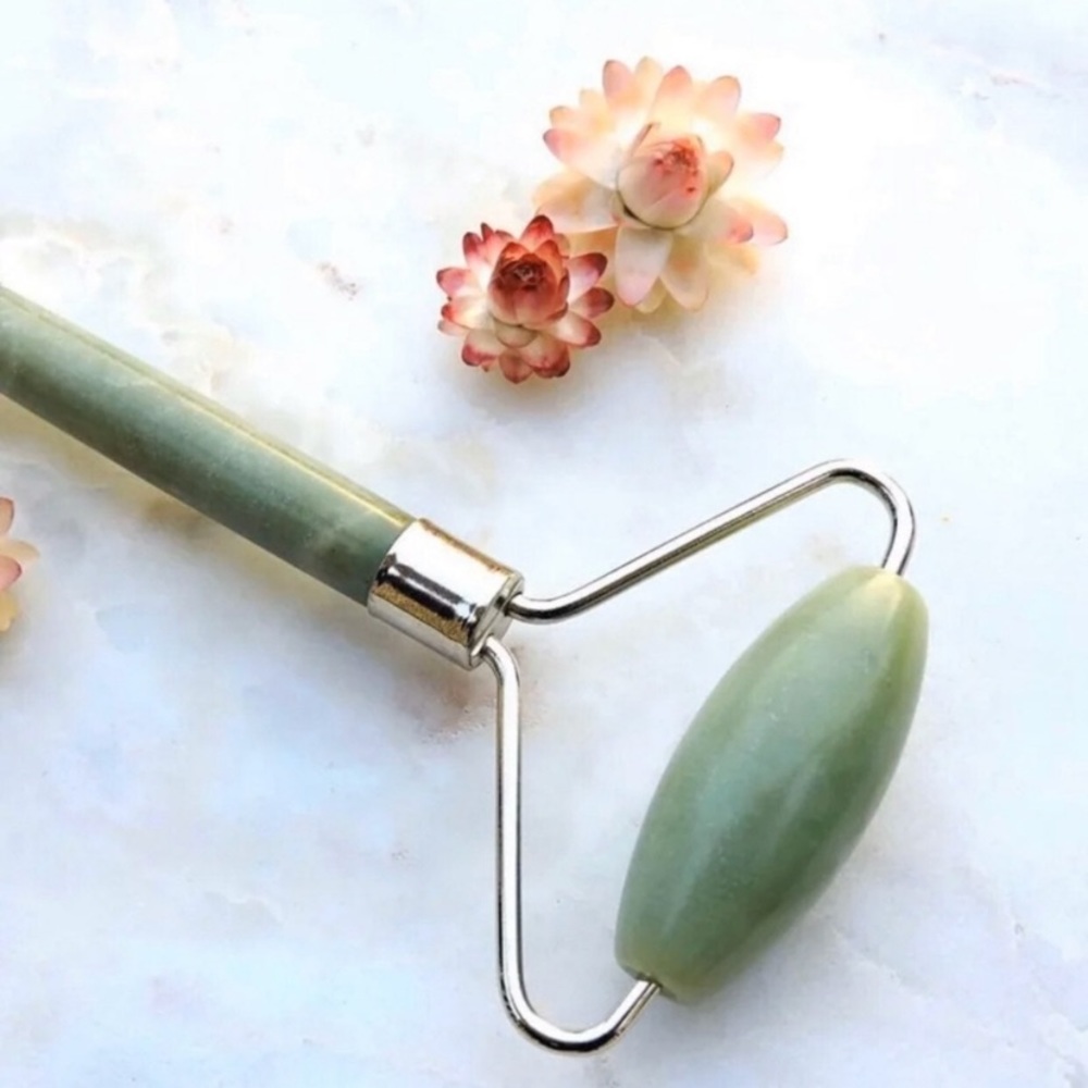Jade face roller